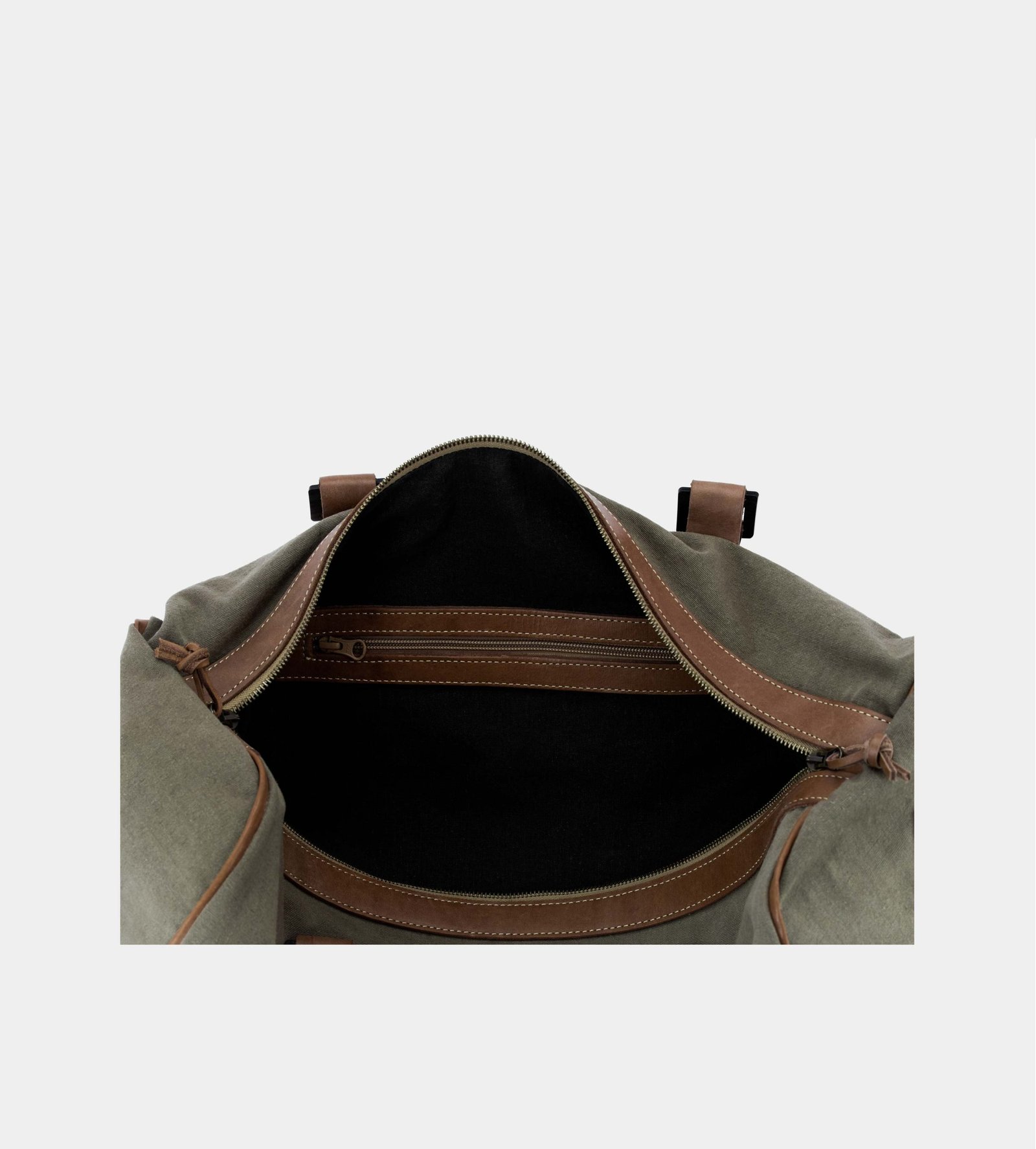 Highland Traveller - Image 5