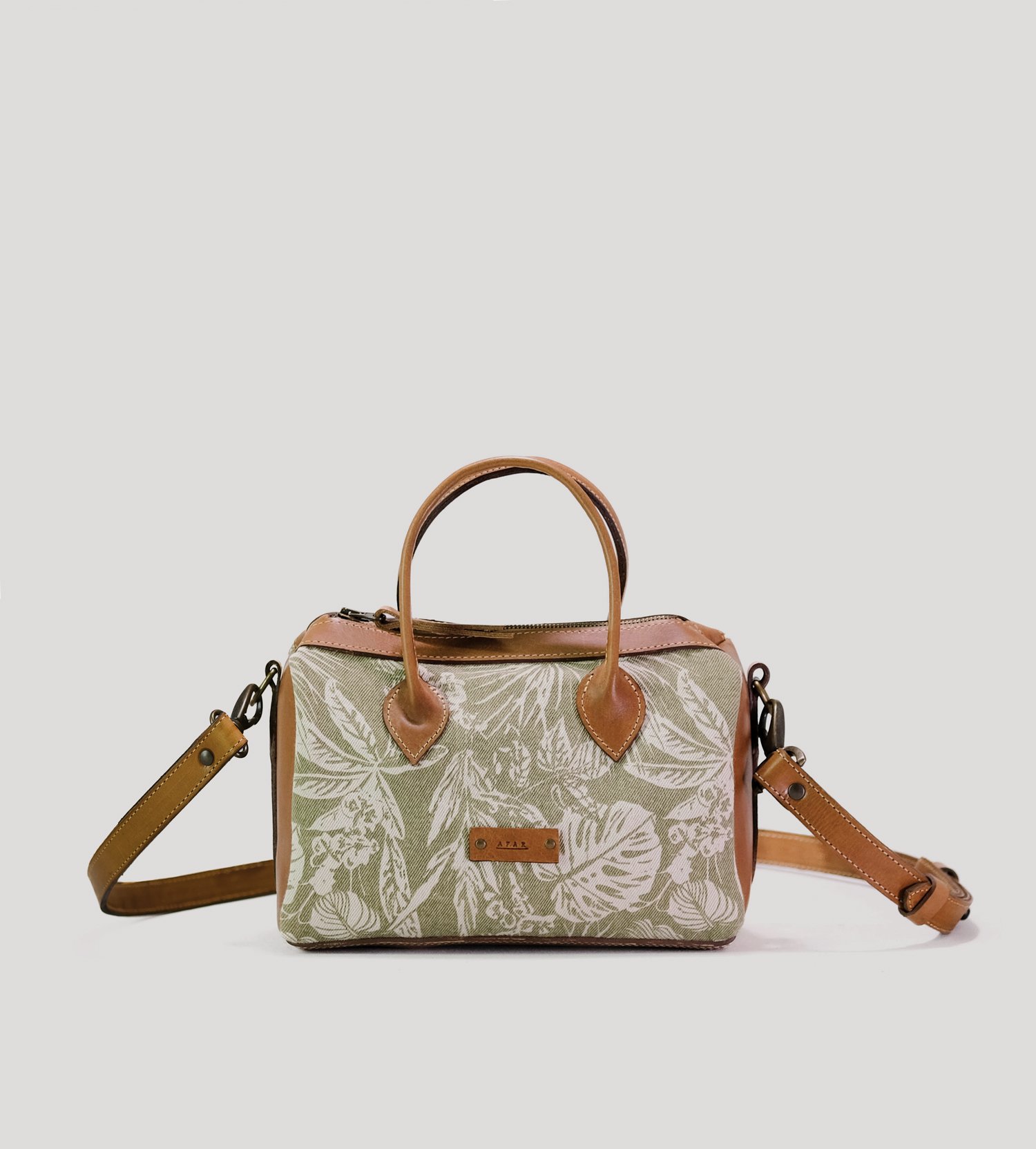 Lulu Small - Image 4